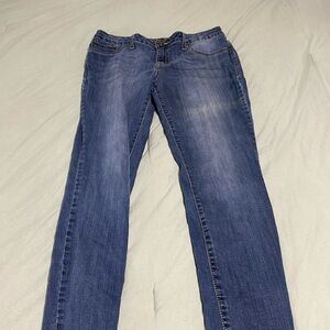 Size 30 Jessica Simpson skinny jeans.